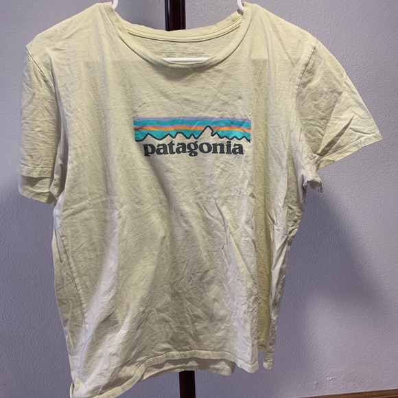 Patagonia T-shirt - Picture 2 of 5